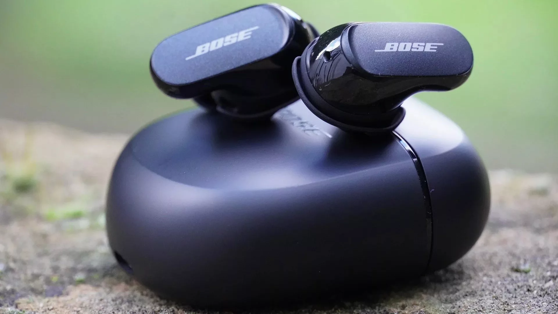 راهنمای خرید هدفون - تابستان ۱۴۰۲ 88 راهنمای خرید بهترین هدفون - بوز QuietComfort Earbuds II