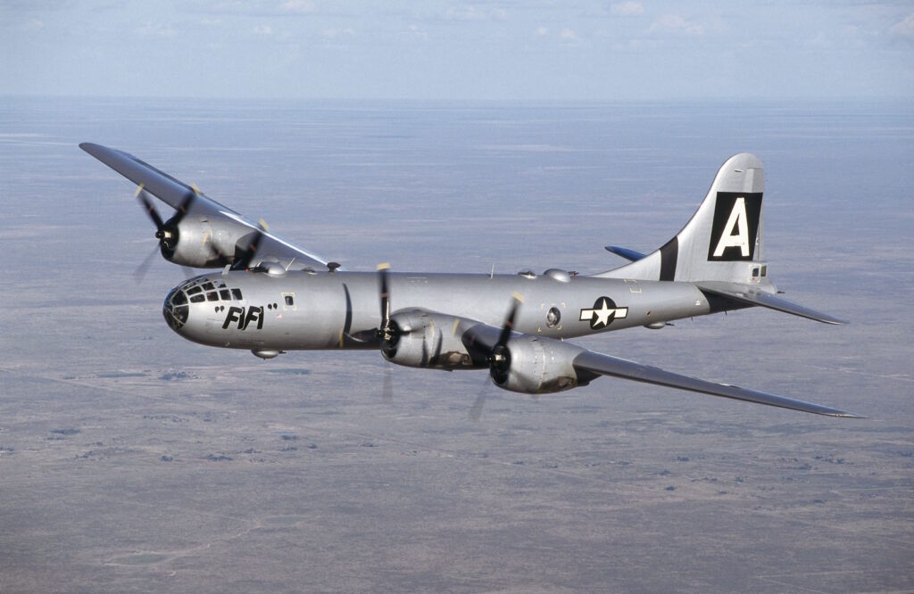 پرسروصداترین هواپیمای نظامی حال حاضر جهان 16 Tu-95 Bear