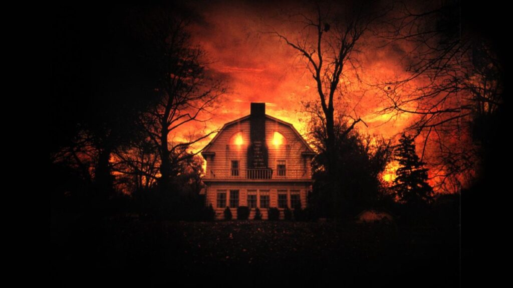 ۲۰ فیلم ترسناک که بر پایه داستان واقعی ساخته شدند_خبرخوان 83 The Amityville Horror