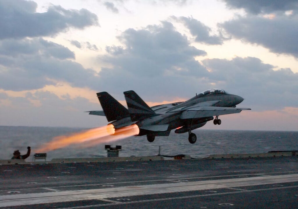 تاریخچه و مشخصات جنگنده آمریکایی F-14 Tomcat_خبرخوان 21 تاریخچه و مشخصات جنگنده آمریکایی F-14 Tomcat