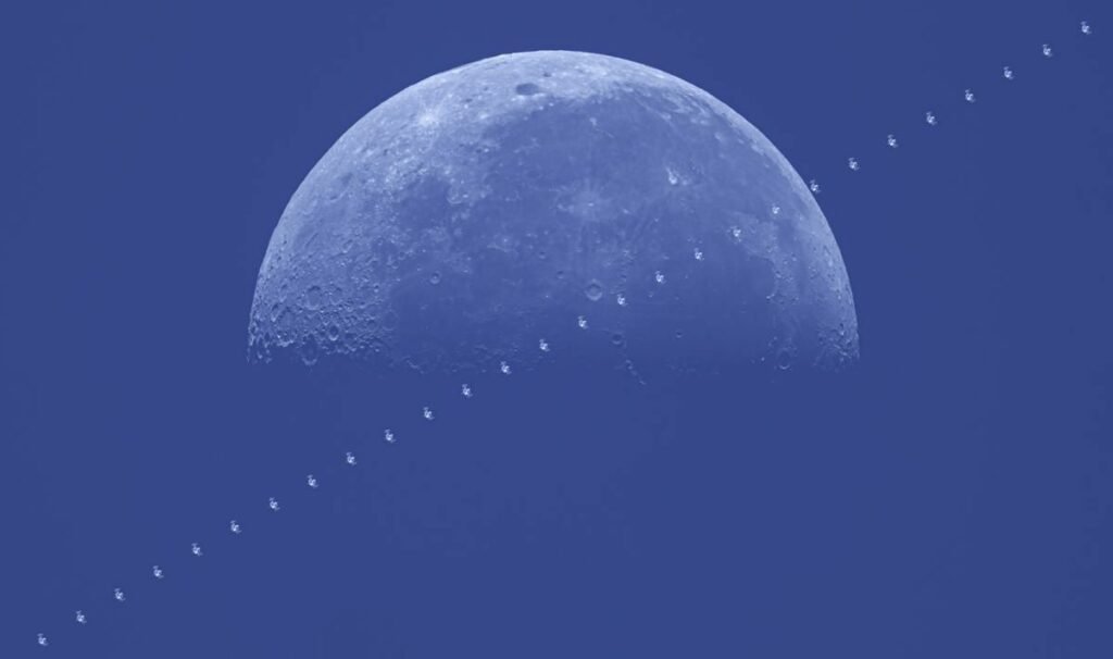عبور ایستگاه فضایی از جلوی ماه