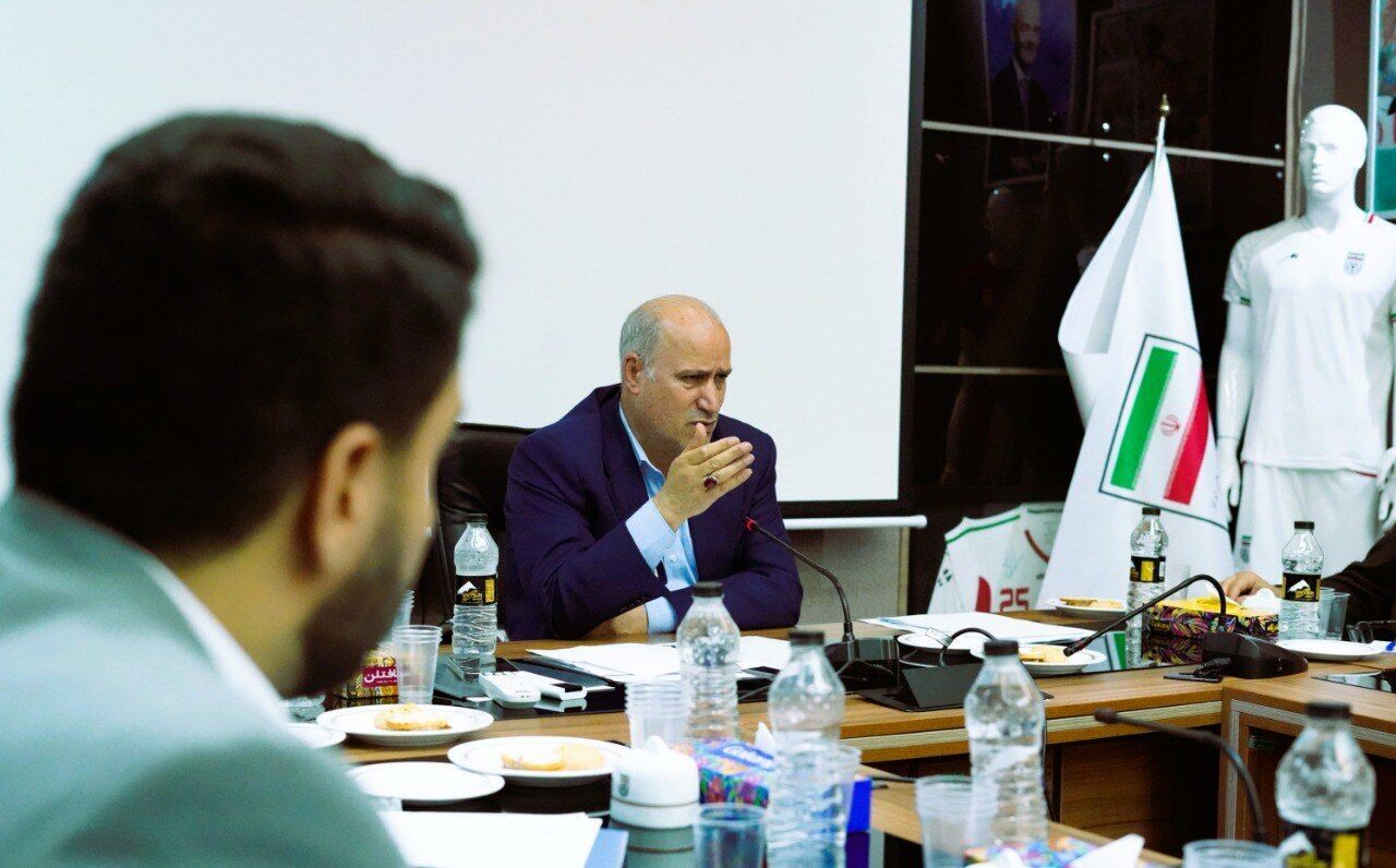 تاکید رئیس فدراسیون فوتبال بر استانداردسازی ورزشگاه‌ها برای فصل پیش‌رو