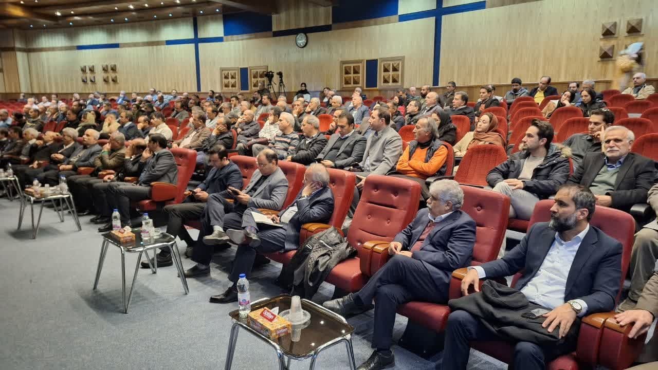 افزایش قیمت بنزین در شرایط کنونی زندگی اجاره نشین ها و افرادکم درآمد را سخت تر می کند افزایش قیمت بنزین در شرایط کنونی زندگی اجاره نشین ها و افرادکم درآمد را سخت تر می کند