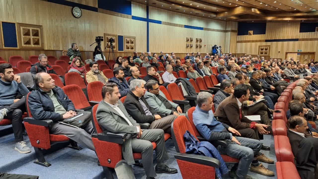 افزایش قیمت بنزین در شرایط کنونی زندگی اجاره نشین ها و افرادکم درآمد را سخت تر می کند