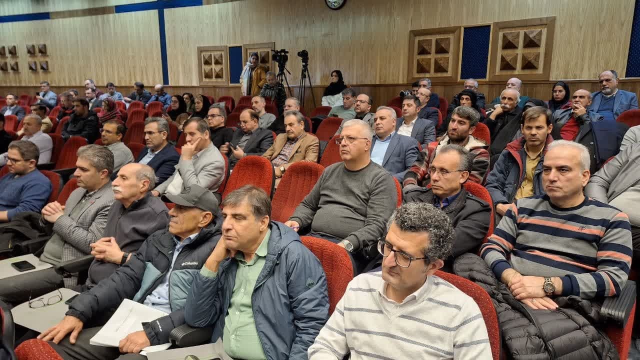افزایش قیمت بنزین در شرایط کنونی زندگی اجاره نشین ها و افرادکم درآمد را سخت تر می کند افزایش قیمت بنزین در شرایط کنونی زندگی اجاره نشین ها و افرادکم درآمد را سخت تر می کند