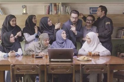 تلویزیون سریالی درباره فرزندآوری را جلوی دوربین دارد