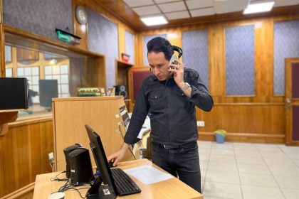 هم مسئولان و هم مردم صدای بالای رادیو جوان را بشنوند