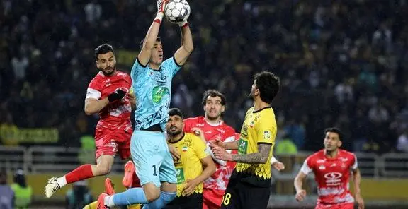 پرسپولیس صفر، سپاهان دو