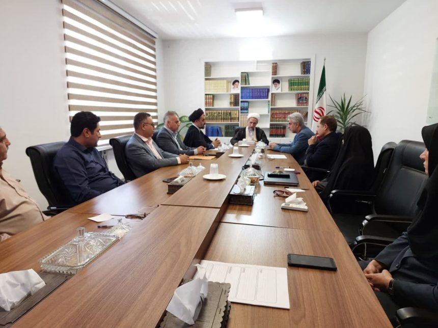 دیدار مدیرکل و کارکنان میراث فرهنگی استان با امام جمعه قزوین 