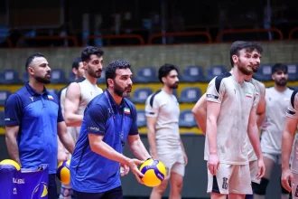 تیم ملی والیبال ایران، کاپ قهرمانی جوانان جهان را به آستان قدس اهدا کردند