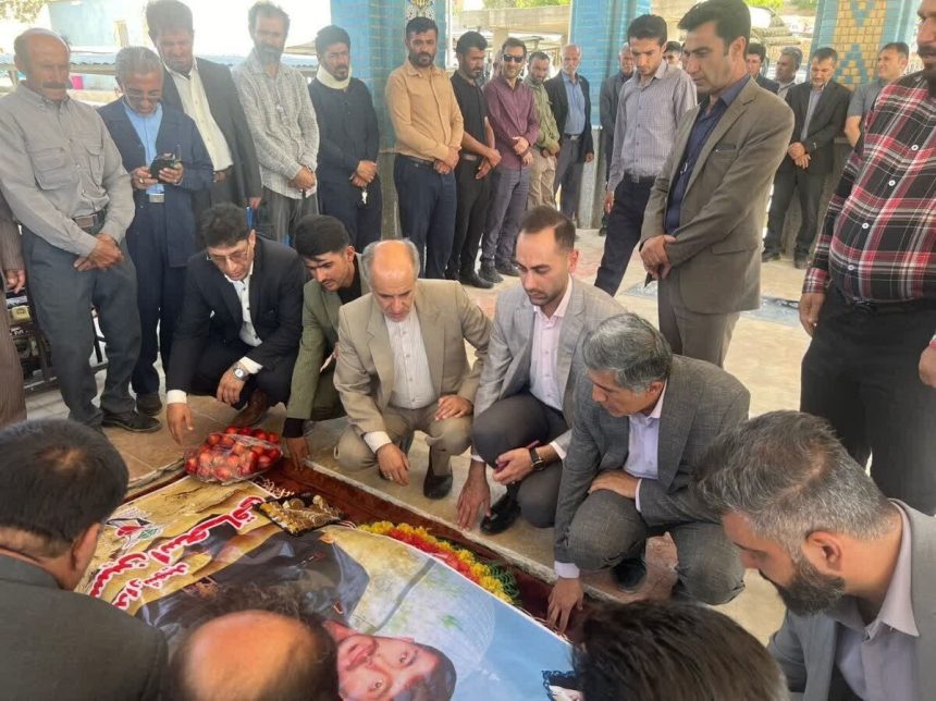 حضور مسئول ورزشی استان چهارمحال و بختیاری بر مزار شهید ورزشکار