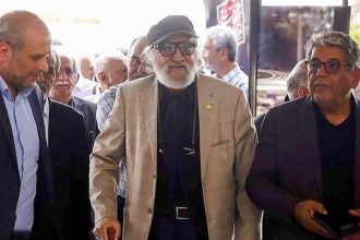 داریوش ارجمند: شیشه چون بشکند، تیزتر می‌شود