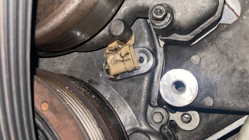 علائم خرابی سنسور دور موتور