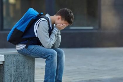 تأثیر ورزش‌های گروهی بر کاهش تمایل به خودکشی در نوجوانان