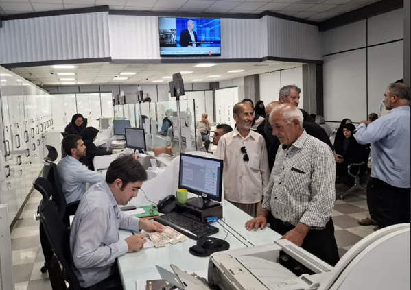 فروش ارز اربعین در شعب منتخب پست بانک استان قزوین آغاز شد. فروش ارز اربعین در شعب منتخب پست بانک استان قزوین آغاز شد.