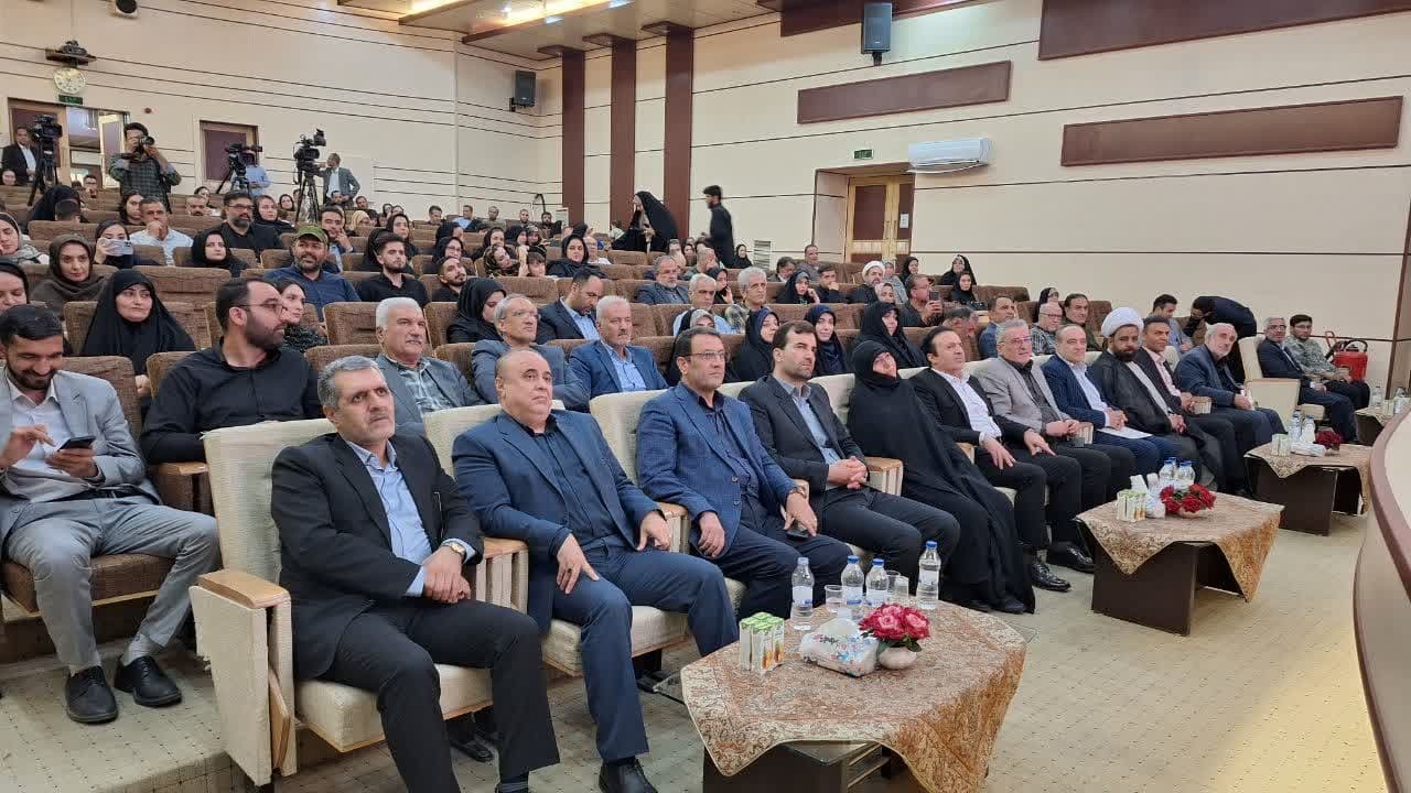 17 مرداد: روزی پر انتقاد و غیر تکریمانه/ مراسم شایسته شاید وقتی دیگر 17 مرداد: روزی پر انتقاد و غیر تکریمانه/ مراسم شایسته شاید وقتی دیگر