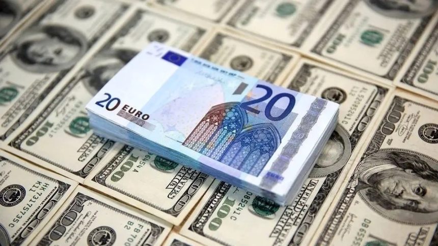 کاهش ارزش دلار پس از انتشار داده‌های ایالات متحده