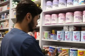 پرداخت ۸۴۰ میلیارد تومان بابت یارانه شیرخشک به داروخانه‌ها