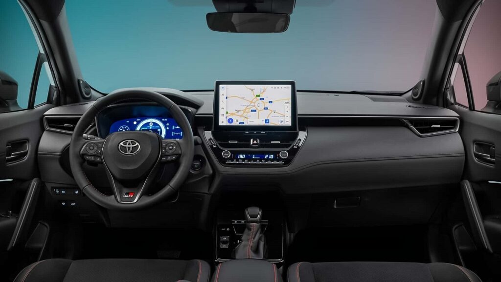 تویوتا کرولا کراس ۲۰۲۵ فیسلیفت داخل بازار اروپا شد؛ نگاهی به تغییرات فنی_خبرخوان 6 کابین خودرو