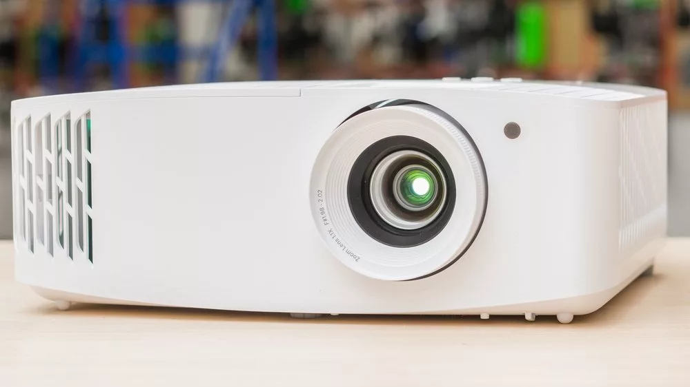 1755921295 998 راهنمای خرید بهترین پروژکتور خانگی برای فیلم و بازی خبرخوان.webp