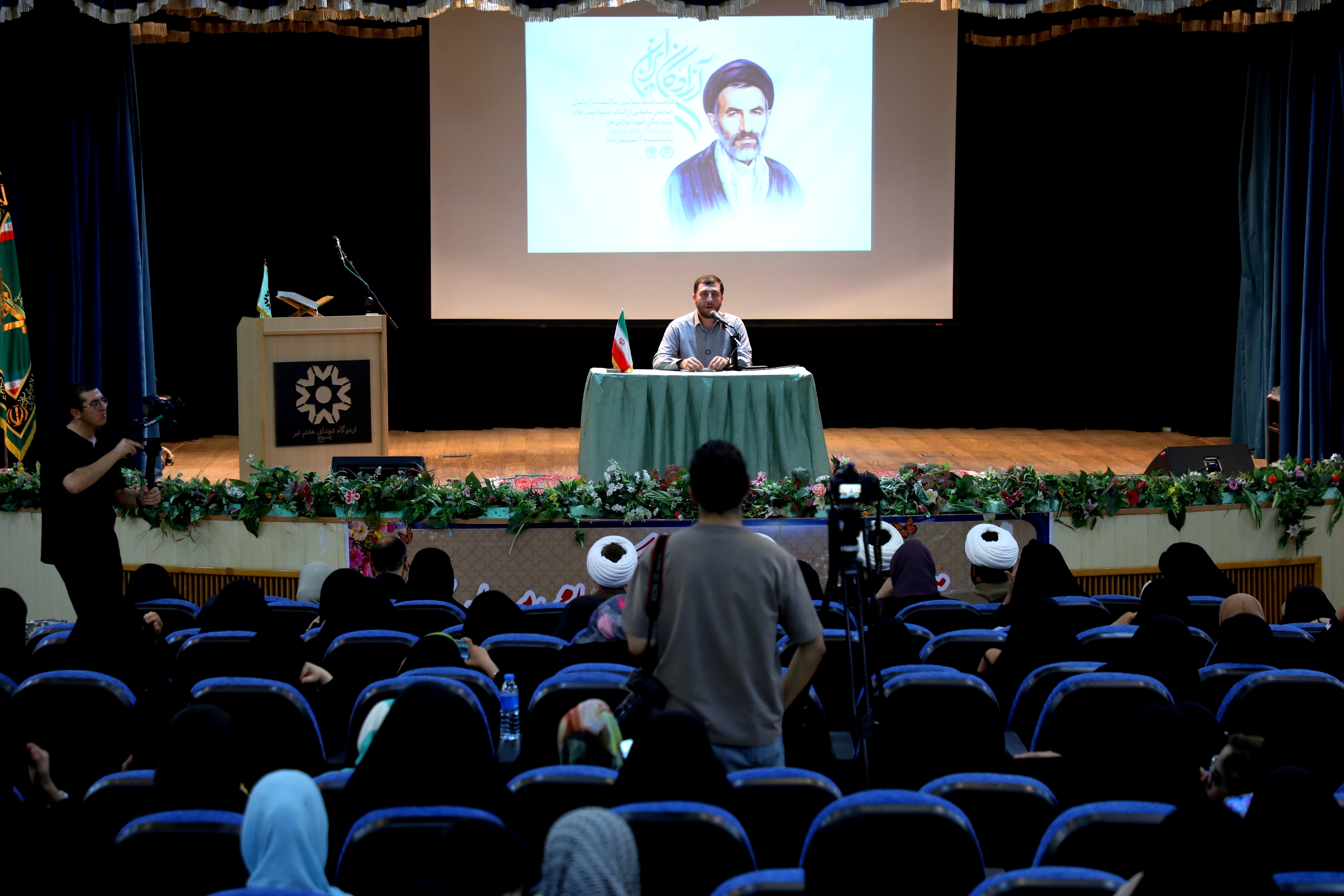 تشکل های نوجوان قزوین سالروز ورود آزادگان را گرامی داشتند تشکل های نوجوان قزوین سالروز ورود آزادگان را گرامی داشتند