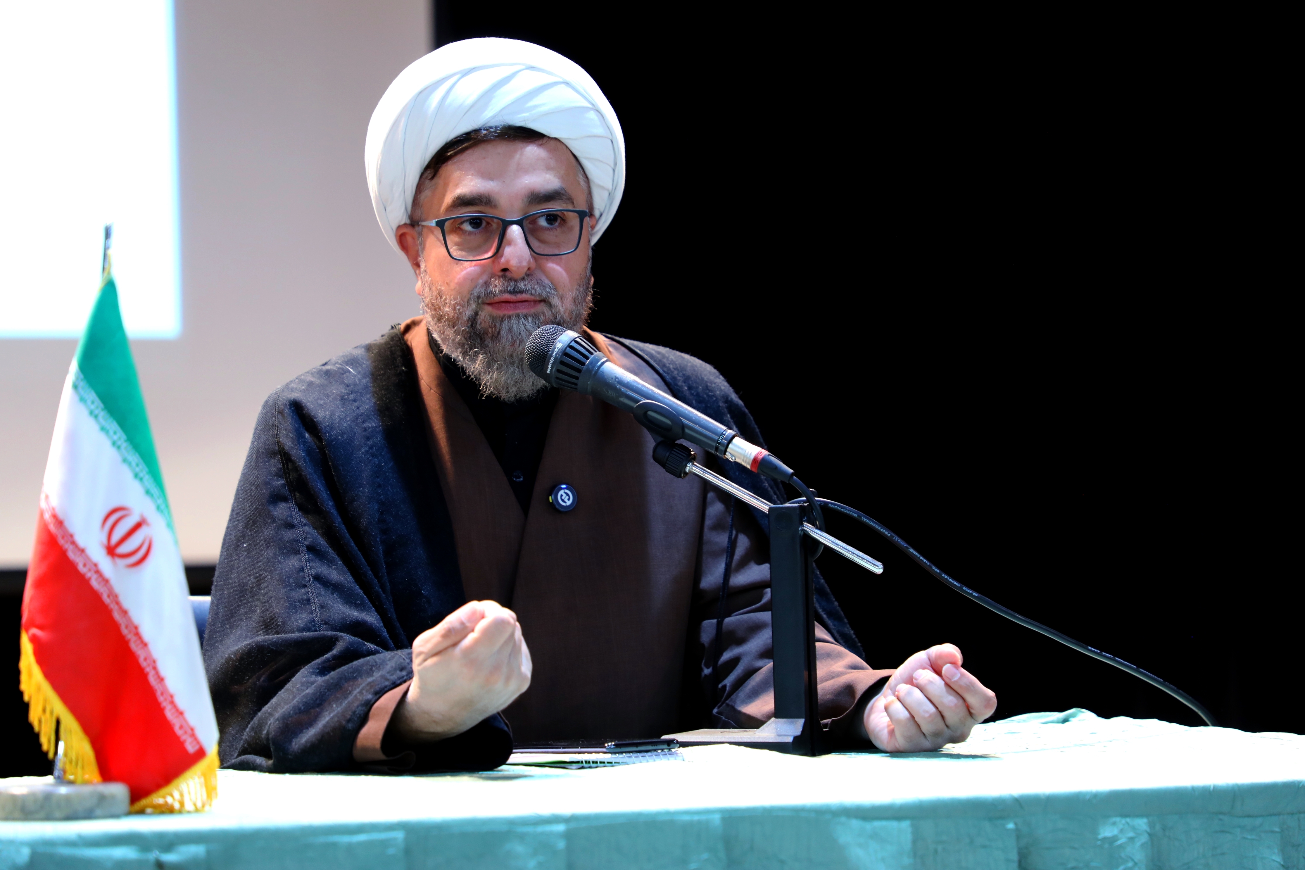 تشکل های نوجوان قزوین سالروز ورود آزادگان را گرامی داشتند تشکل های نوجوان قزوین سالروز ورود آزادگان را گرامی داشتند