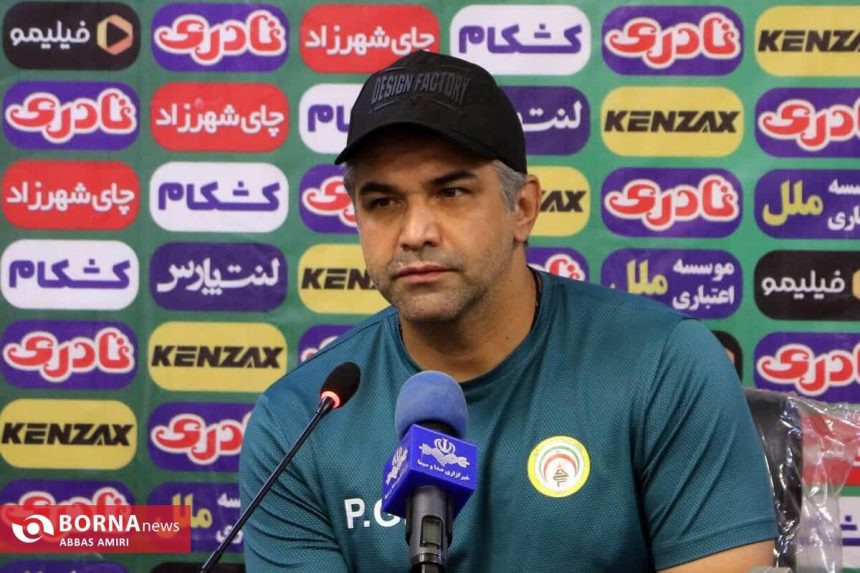 گلایه های سرمربیان فجر و گل گهر در کنفرانس خبری قبل از بازی