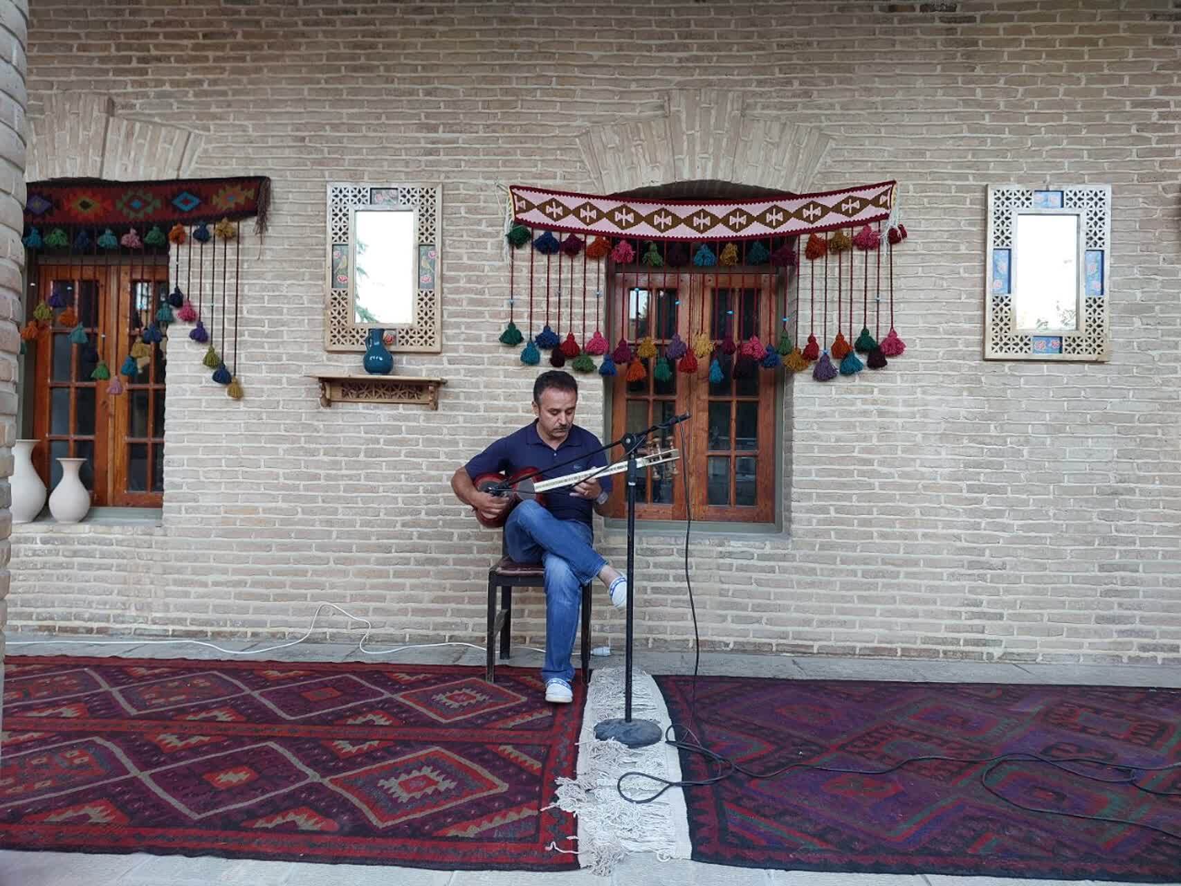 کارگاه صنایع دستی در عمارت تاریخی داعی؛ میزبان هنرمندان و هنردوستان است