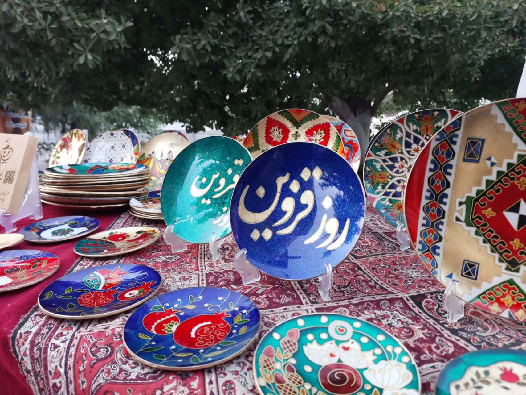 کارگاه صنایع دستی در عمارت تاریخی داعی؛ میزبان هنرمندان و هنردوستان است