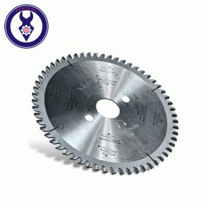 نکات ایمنی هنگام کار با تیغ اره چوب