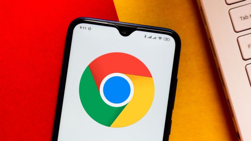 نسخه اندروید کروم حالا صفحات وب را با Audio Overviews به پادکست تبدیل می‌کند