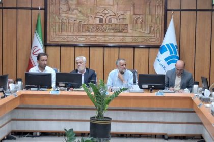 اشدری: شهردارقزوین را ناکارآمد می دانم/ حقوق مردم را فدای جریانات سیاسی نمی کنم 