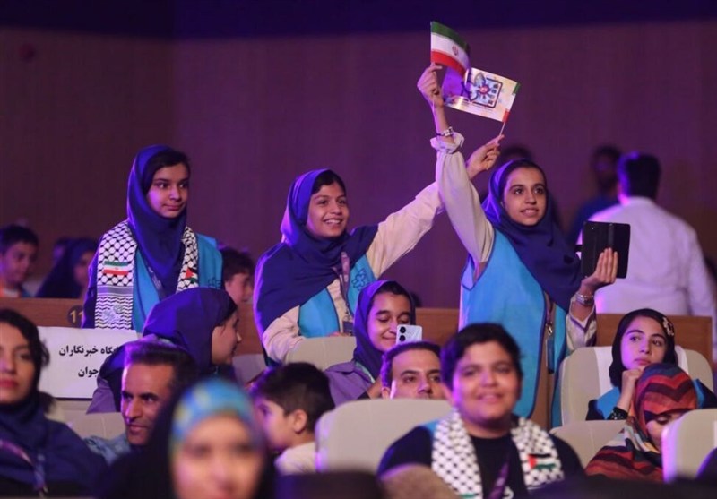 1759990462 389 پرواز پروانه‌های زرین جشنواره فیلم کودک و نوجوان در آسمان