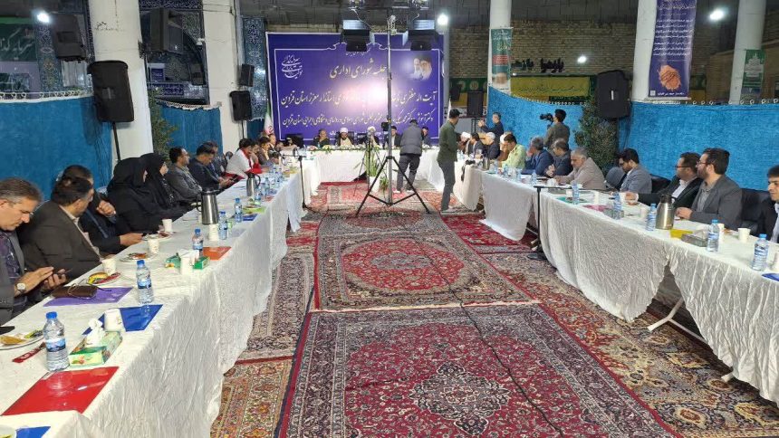 عملیات اجرای شبکه فاضلاب و ساخت سالن ورزشی در اقبالیه در اولویت است