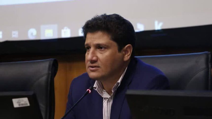 همه مسئولان موظف به رفع موانع توسعه استان هستند