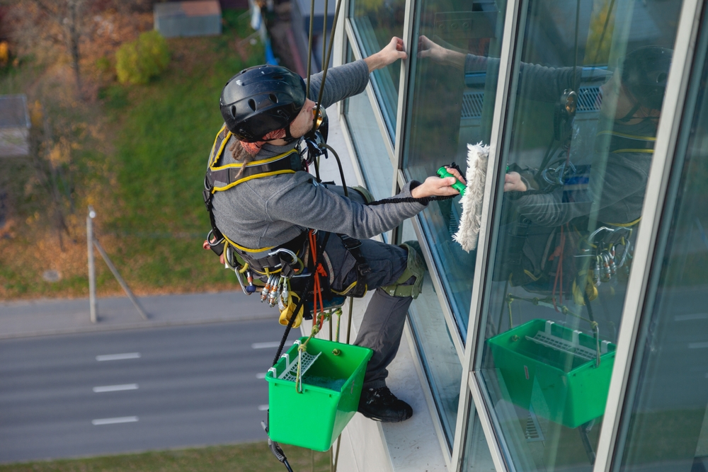 نماشویی ساختمان؛ افزایش ارزش ملک با شستشوی اصولی نما
