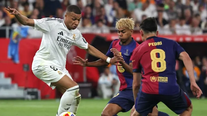 چه کسی پاس گل ضربه سر رونالدو را در فینال کوپا دل ری ۲۰۱۱ داد؟