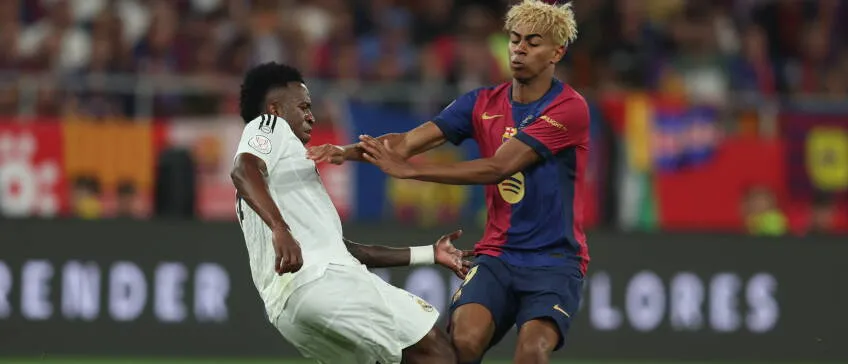 تنها بازیکنی که در ترکیب اصلی فینال جام جهانی ۲۰۱۰ اسپانیا حضور داشت و در آن زمان برای رئال مادرید یا بارسلونا بازی نمی‌کرد، چه کسی بود؟