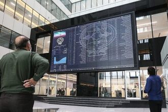 استقبال تالار شیشه‌ای از هفته جدید