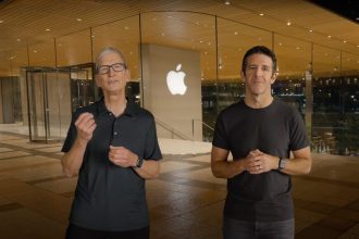 تیم کوک و جان ترنوس