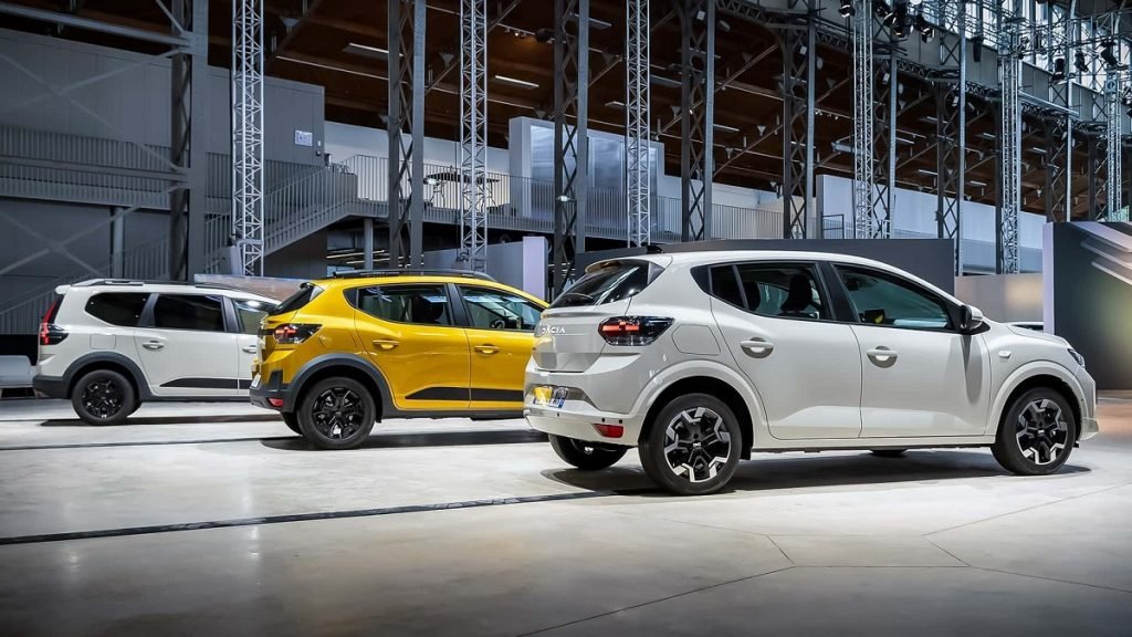 نگاه کلی به داچیا ساندرو ۲۰۲۶؛ قیمت بالاتر، پیشرانه هیبریدی و گیربکس اتوماتیک_خبرخوان 13 داچیا ساندرو ۲۰۲۶