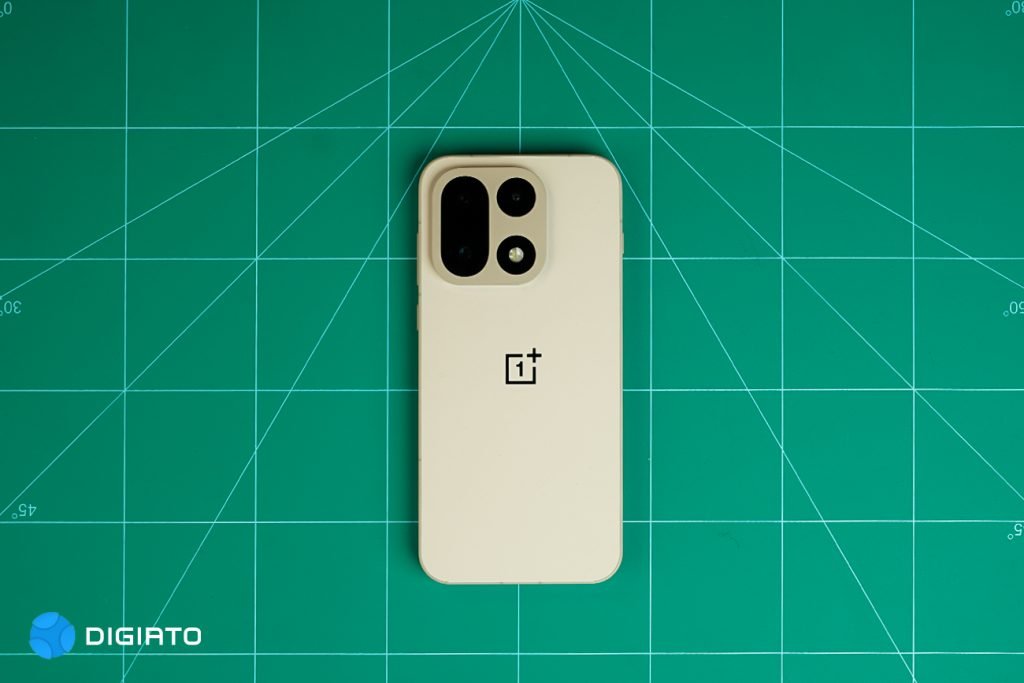 1765505238 170 بازدید گوشی OnePlus 15 برگشت یک رقیب کم‌ادعا خبرخوان