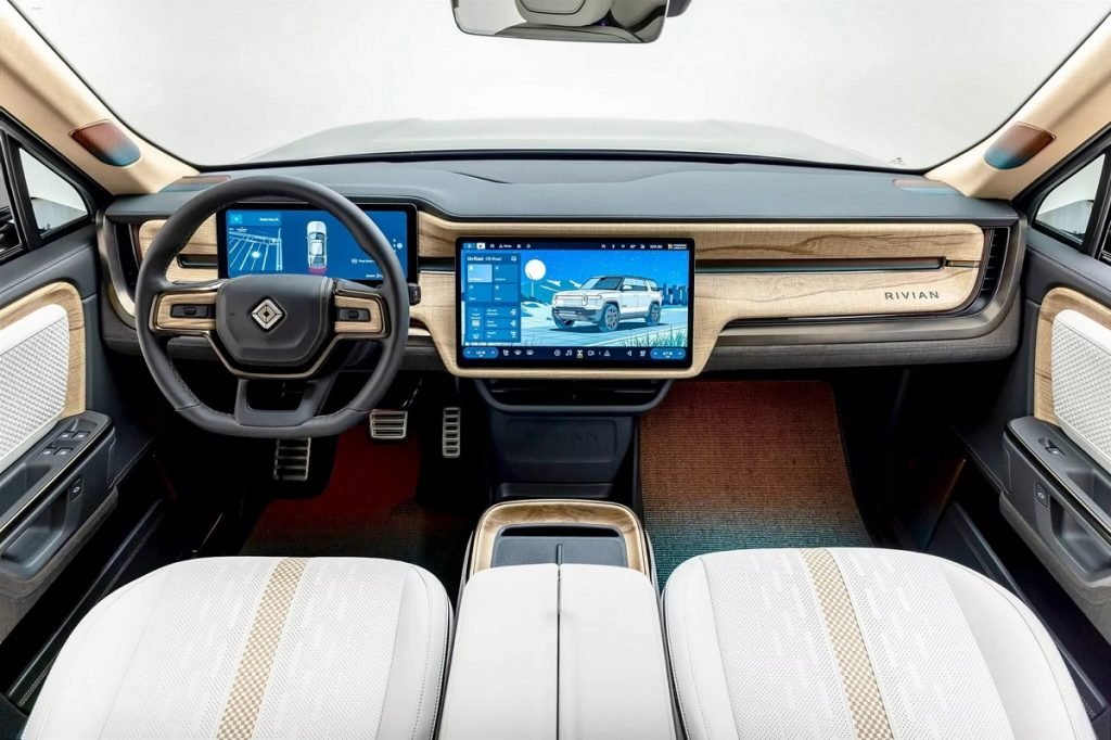 ریویان رانندگی خودران کامل را با پرداخت ماهی ۵۰ دلار اراعه میدهد_خبرخوان 9 رانندگی خودران کامل