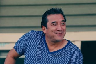 بی‌احترامی به حدی می‌رسد که دیگر نمی‌توان نادیده گرفت/ به خداد عزیزی آنتن ندهید